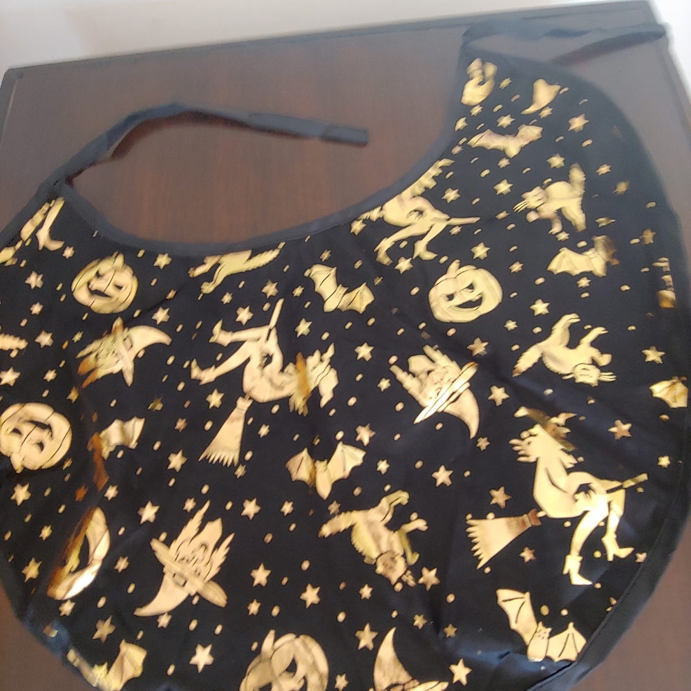 This Halloween Dog Scarf in size Large is the perfect costume including hat